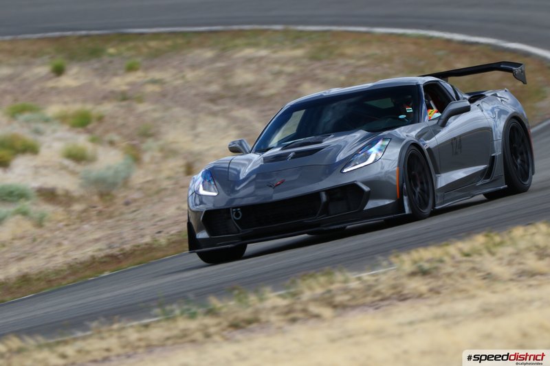Chevrolet Corvette Z06 gray