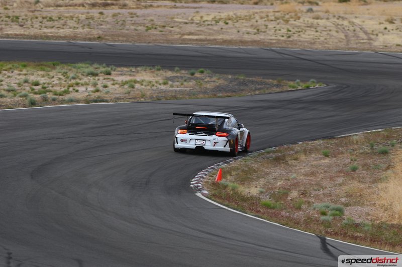 Porsche Cayman GT4 white