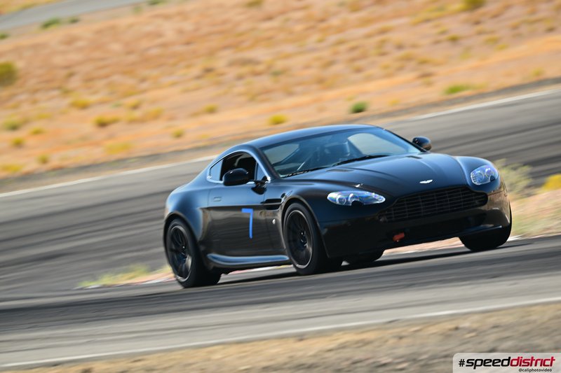 Aston Martin V8 Vantage