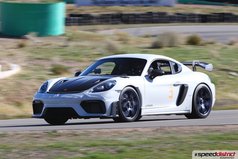 Porsche Cayman GT4 RS white