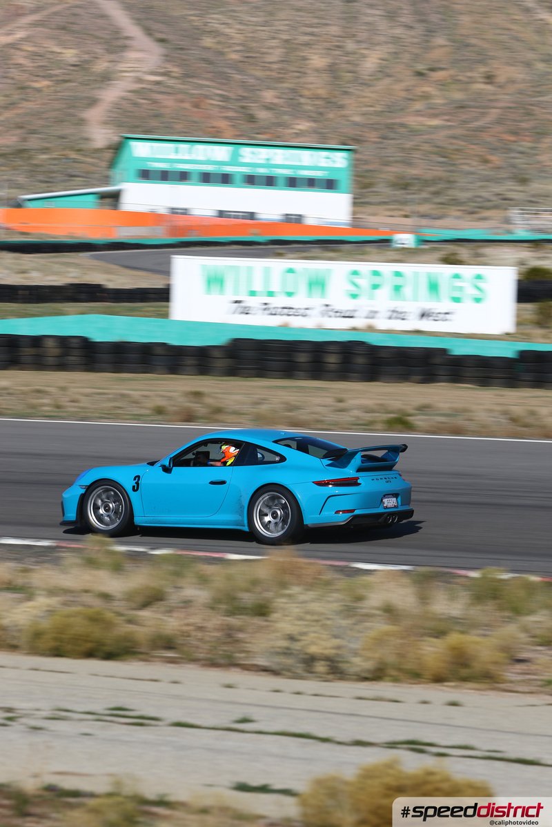 Porsche 911 GT3 blue