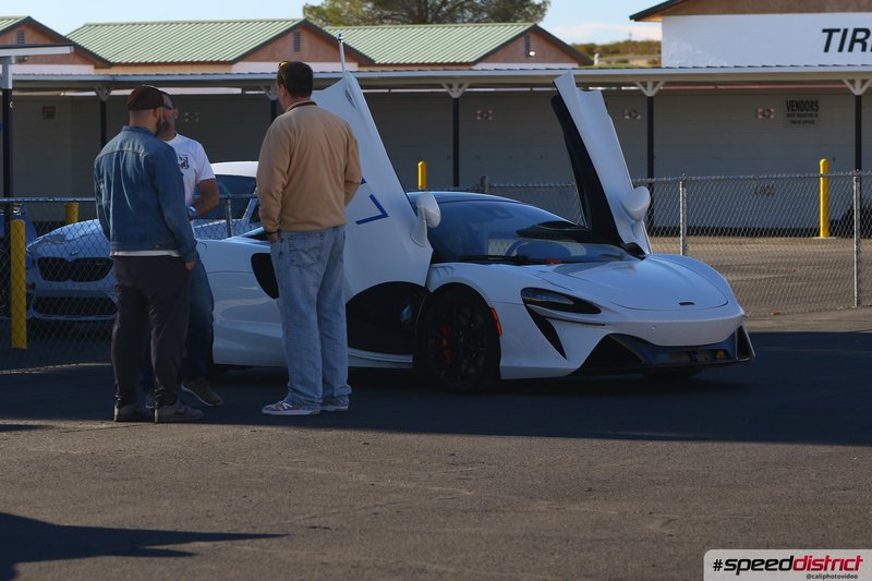 McLaren 570S white