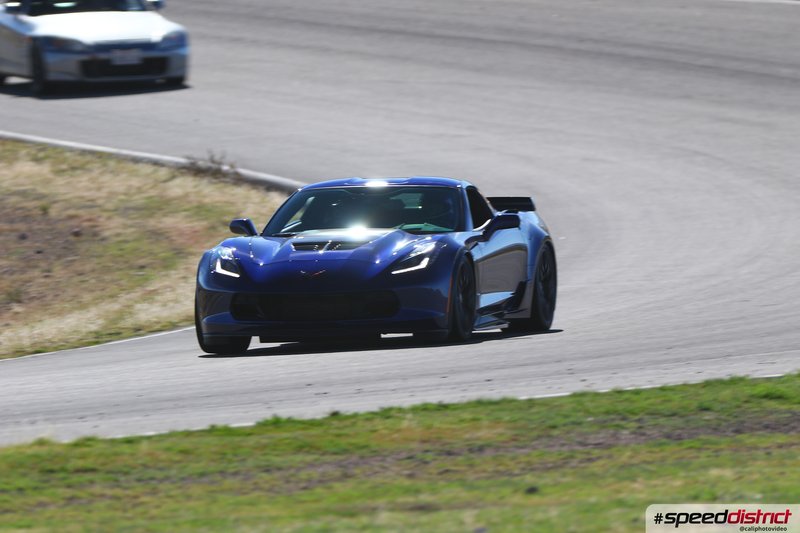Chevrolet Corvette Z06 blue