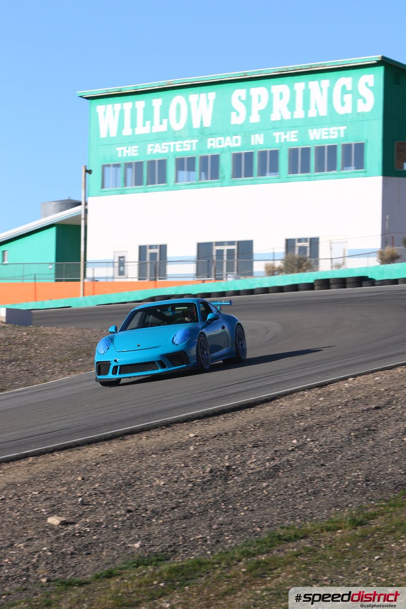 Porsche 911 GT3 blue
