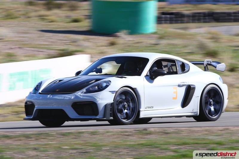 Porsche Cayman GT4 RS white