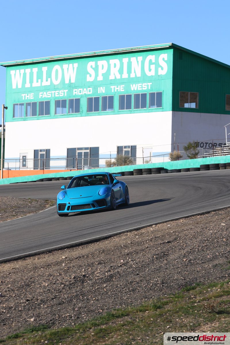 Porsche 911 GT3 blue