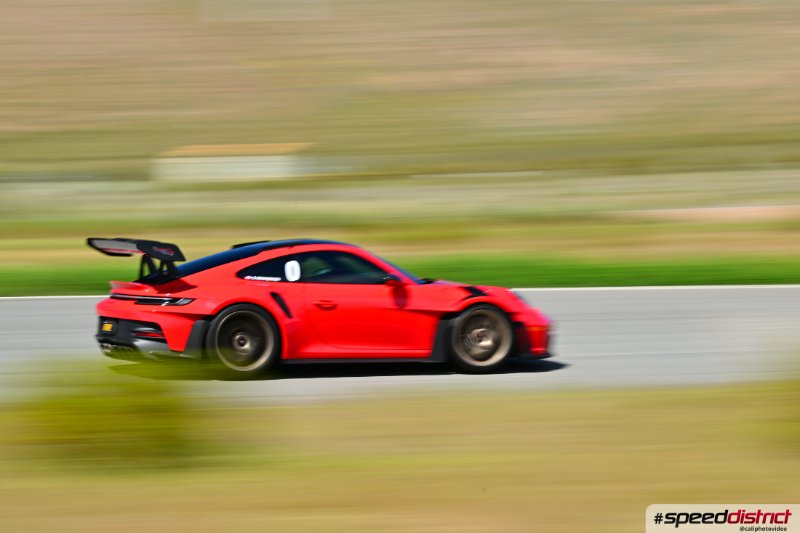 Porsche 911 GT3 RS red