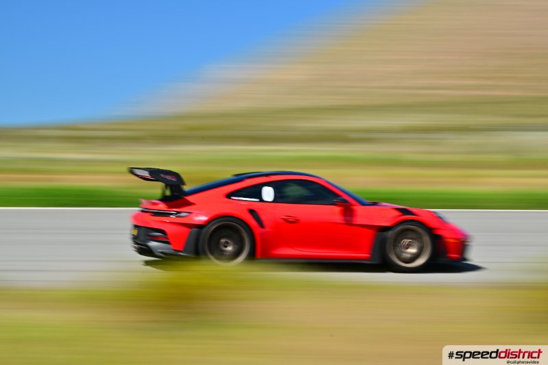 Porsche 911 GT3 RS red