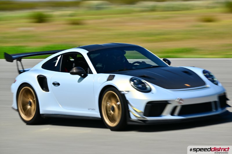 Porsche 911 GT3 RS white