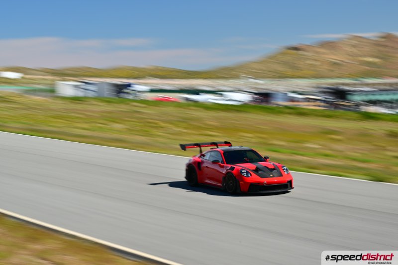 Porsche 911 GT3 RS red