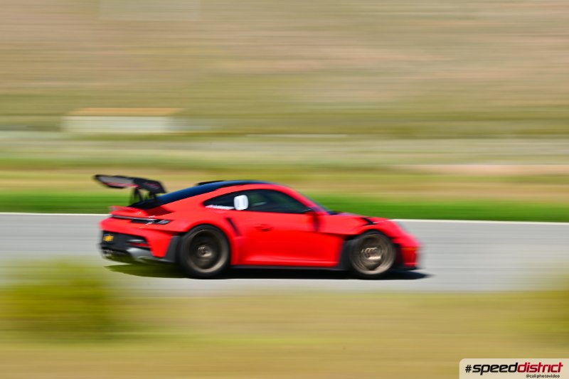 Porsche 911 GT3 RS red