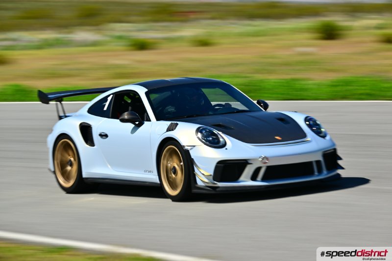 Porsche 911 GT3 RS white