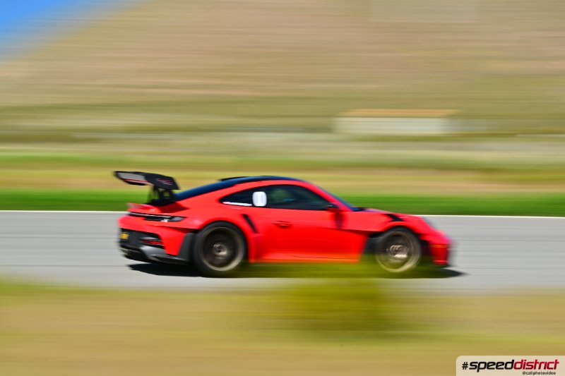 Porsche 911 GT3 RS red