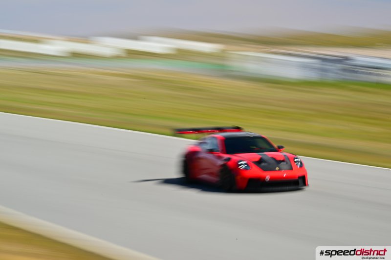 Porsche 911 GT3 RS red