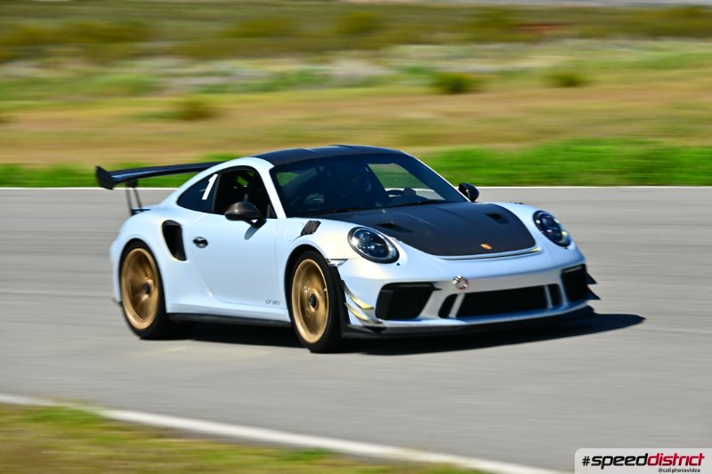 Porsche 911 GT3 RS white