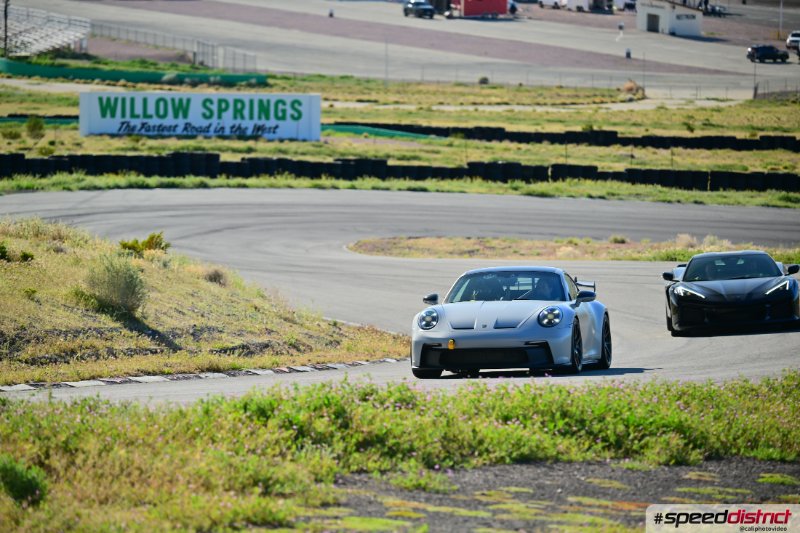 Porsche 911 GT3 chalk