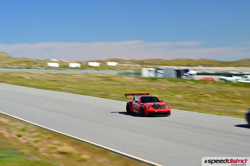 Porsche 911 GT3 RS red