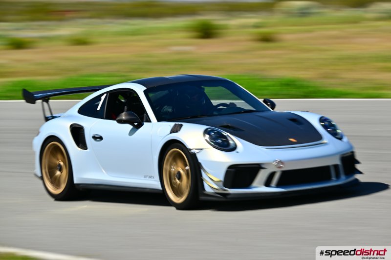 Porsche 911 GT3 RS white