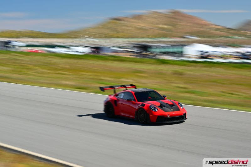 Porsche 911 GT3 RS red