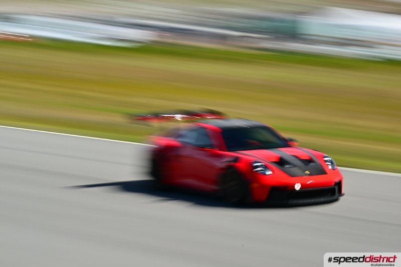 Porsche 911 GT3 RS red