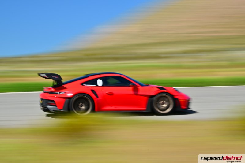 Porsche 911 GT3 RS red