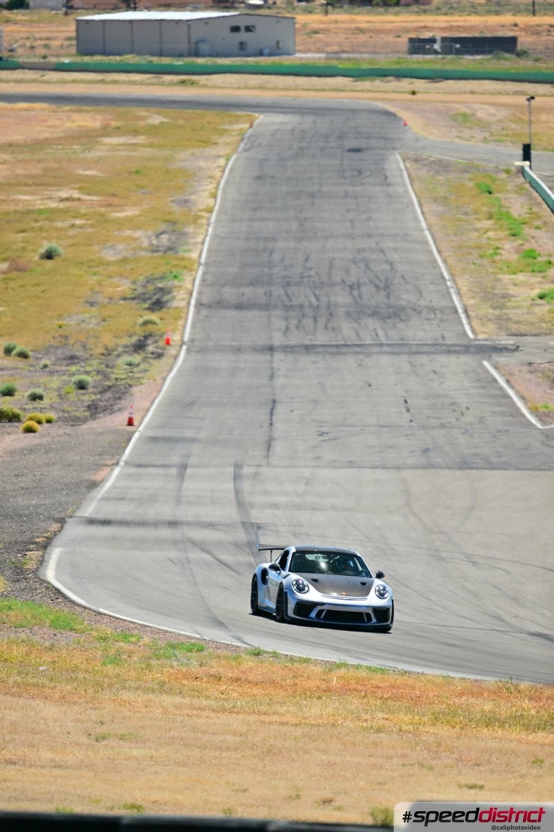 Porsche 911 GT3 RS white