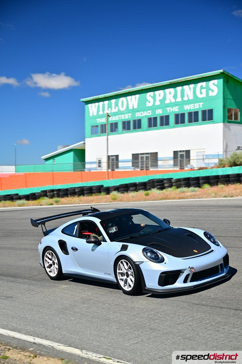 Porsche 911 GT3 RS white
