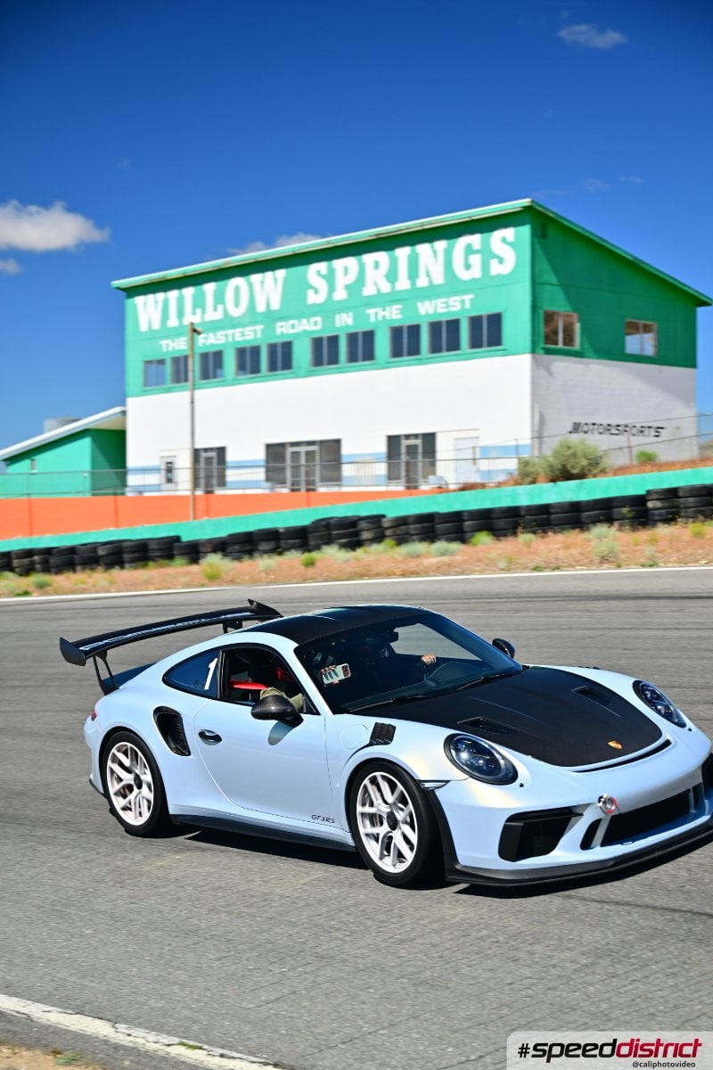 Porsche 911 GT3 RS white