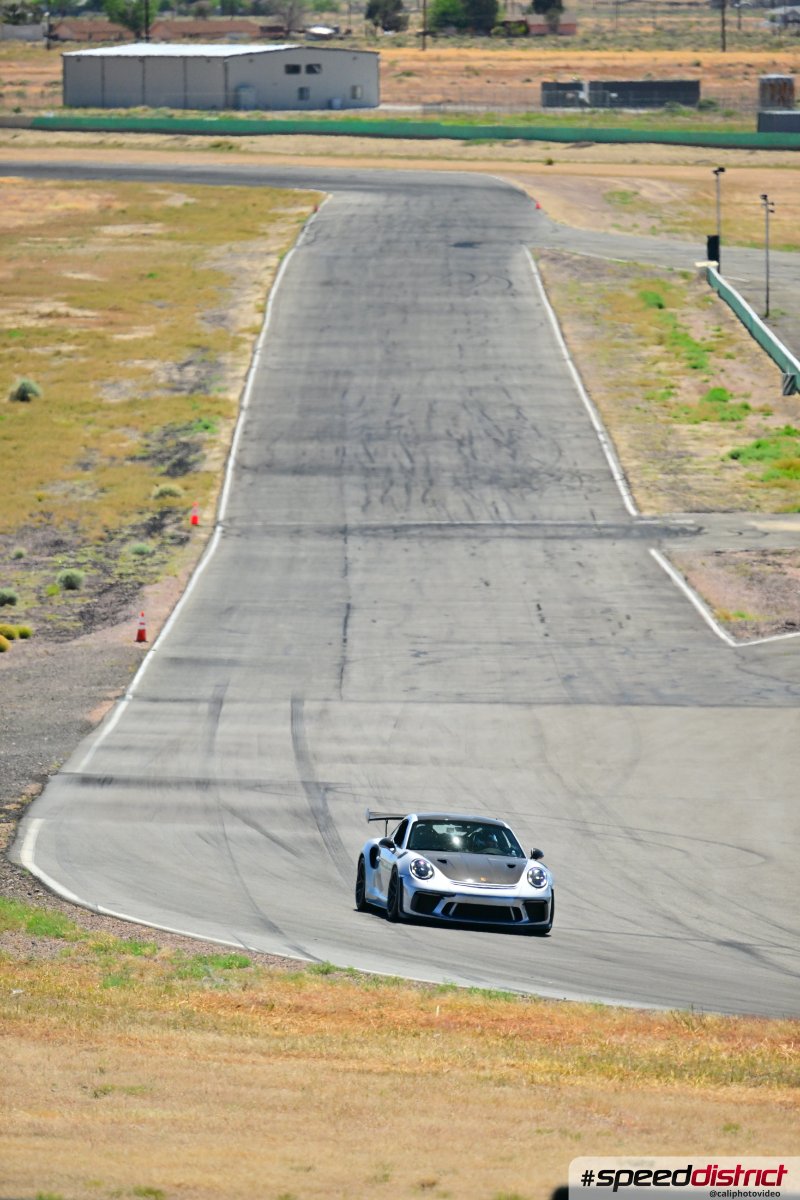 Porsche 911 GT3 RS white