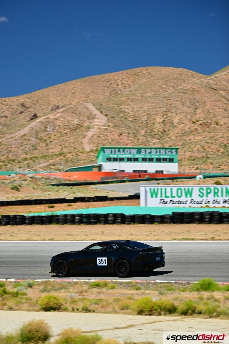 Chevrolet Camaro ZL1 black