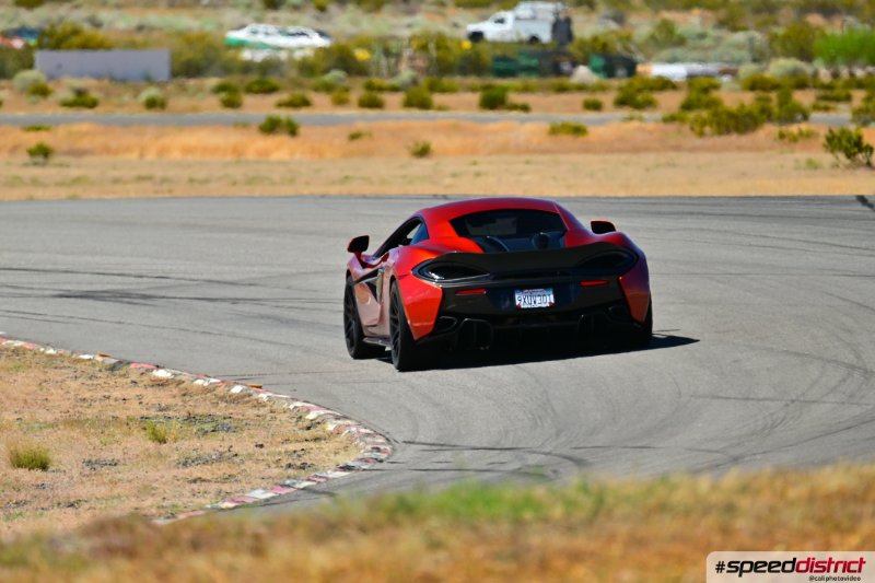 McLaren 570S red