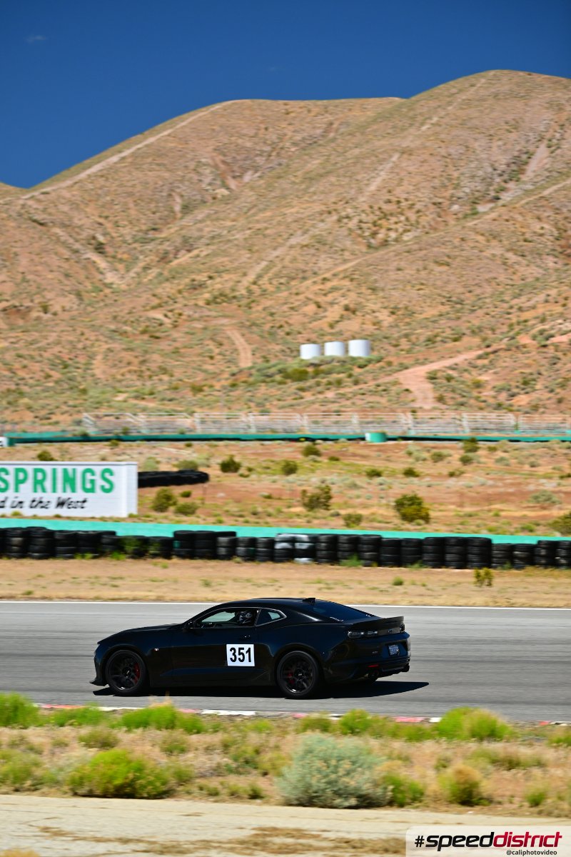 Chevrolet Camaro ZL1 black