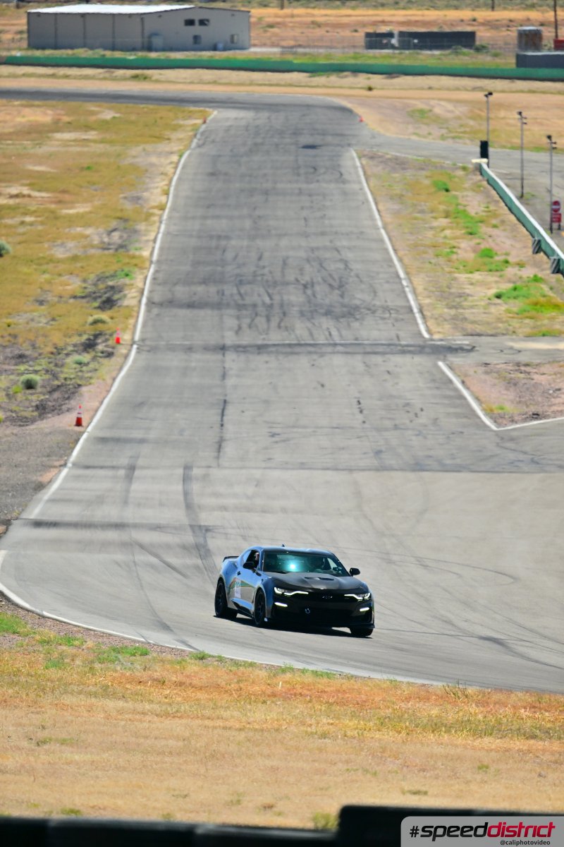 Chevrolet Camaro ZL1 black