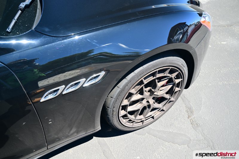 Maserati GranTurismo dark blue