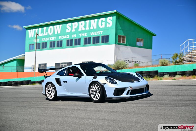 Porsche 911 GT3 RS white