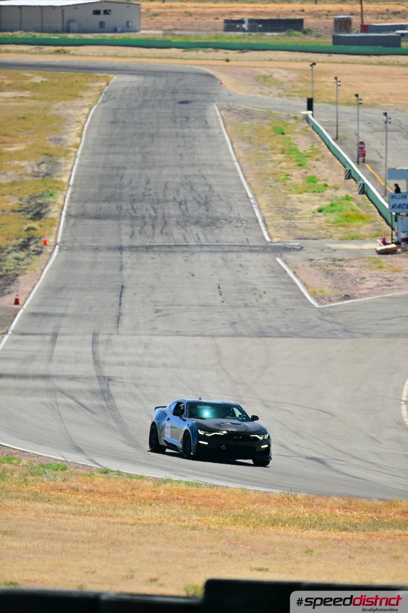 Chevrolet Camaro ZL1 black