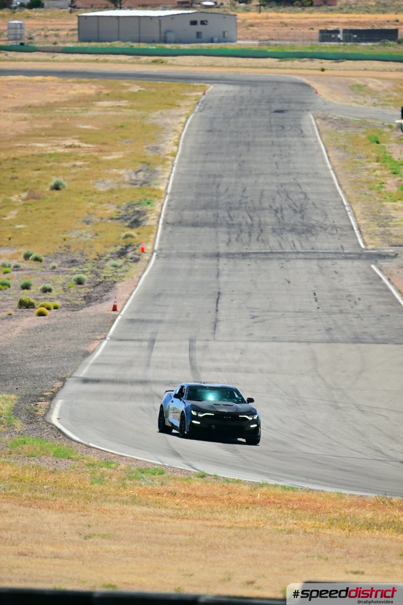 Chevrolet Camaro ZL1 black