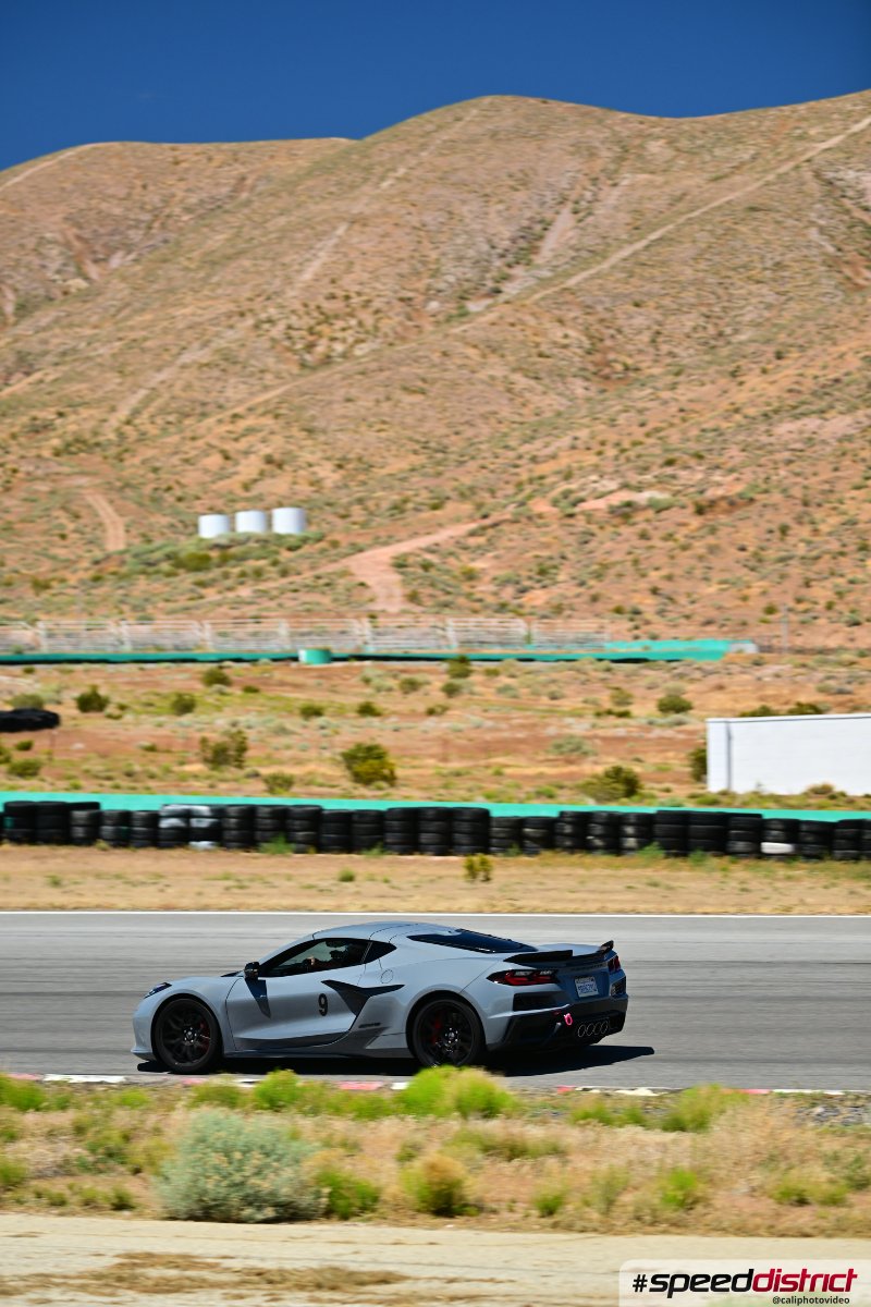 Chevrolet Corvette white