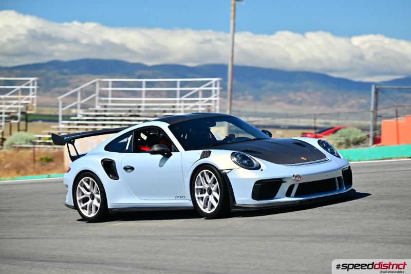 Porsche 911 GT3 RS white