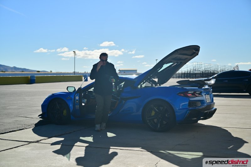 Chevrolet Corvette blue
