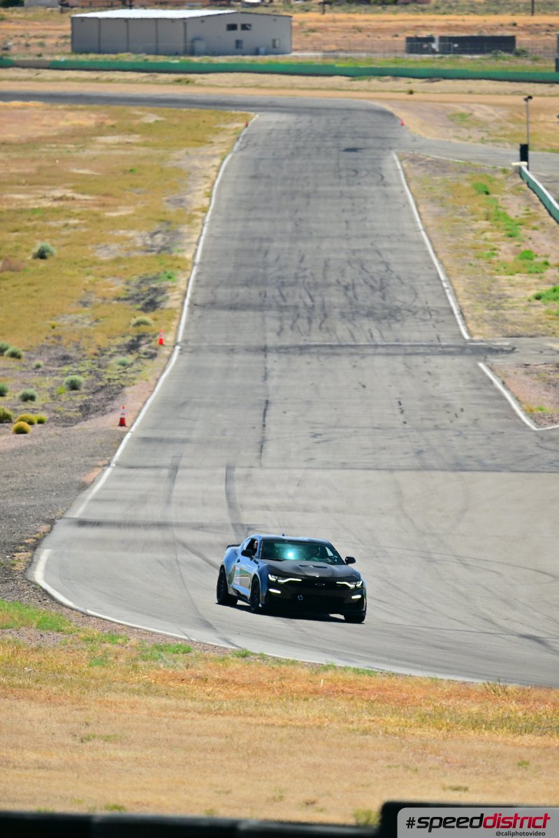 Chevrolet Camaro ZL1 black