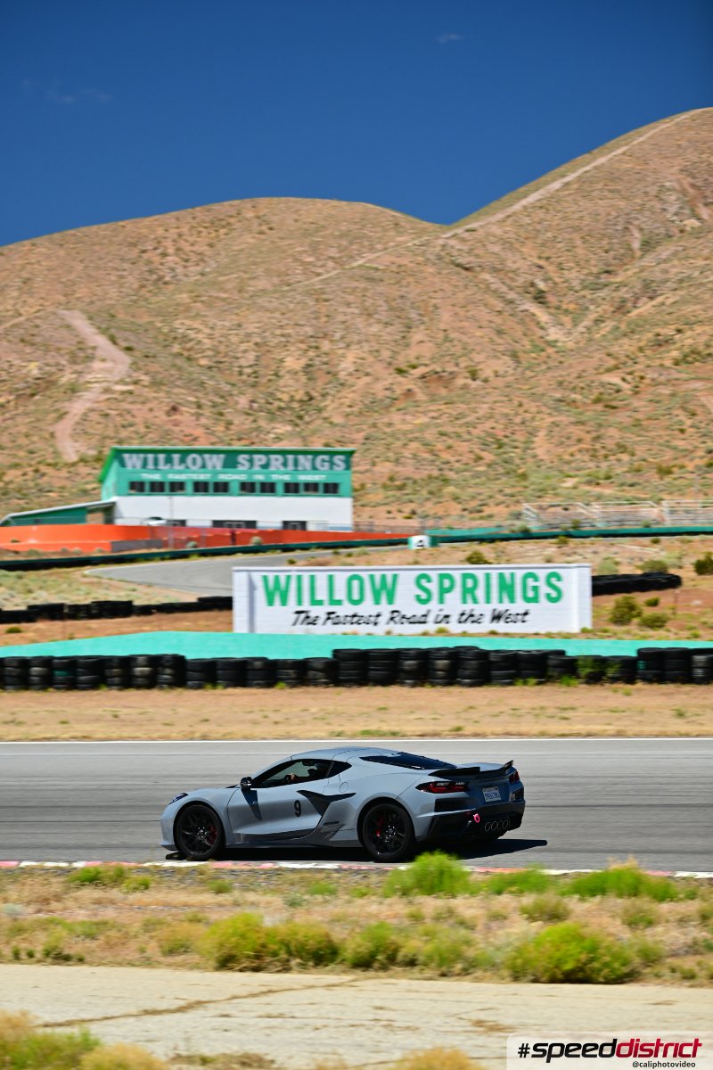 Chevrolet Corvette Z06 white