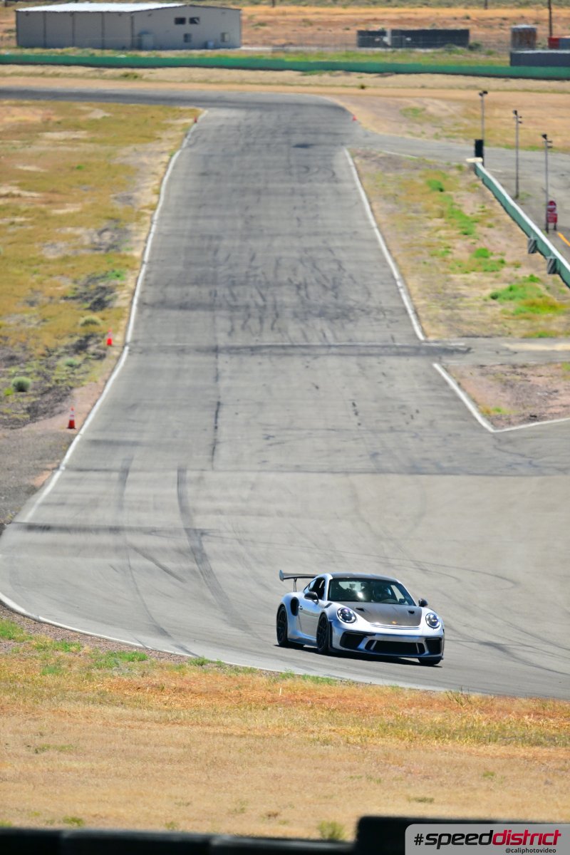 Porsche 911 GT3 RS white