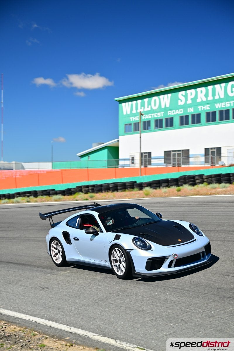 Porsche 911 GT3 RS white