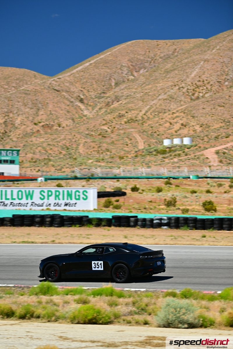 Chevrolet Camaro ZL1 black