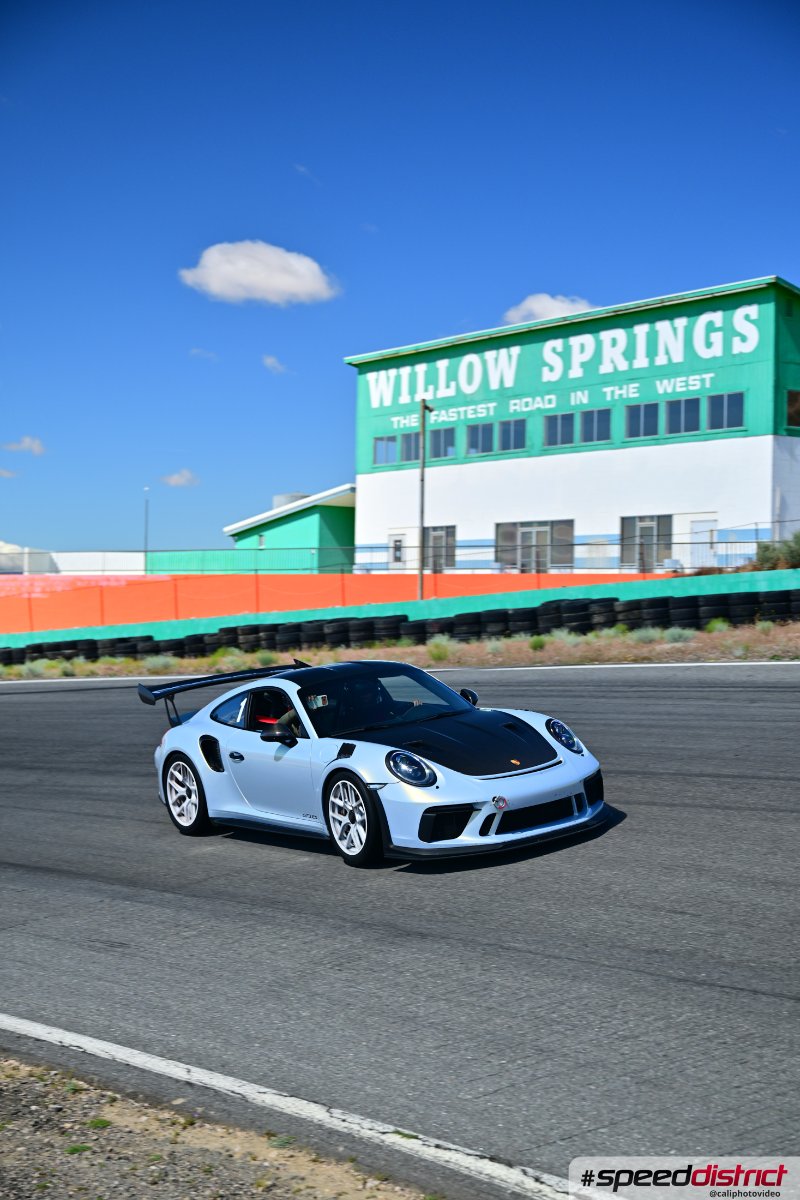 Porsche 911 GT3 RS white
