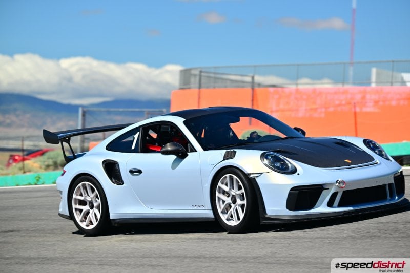 Porsche 911 GT3 RS white