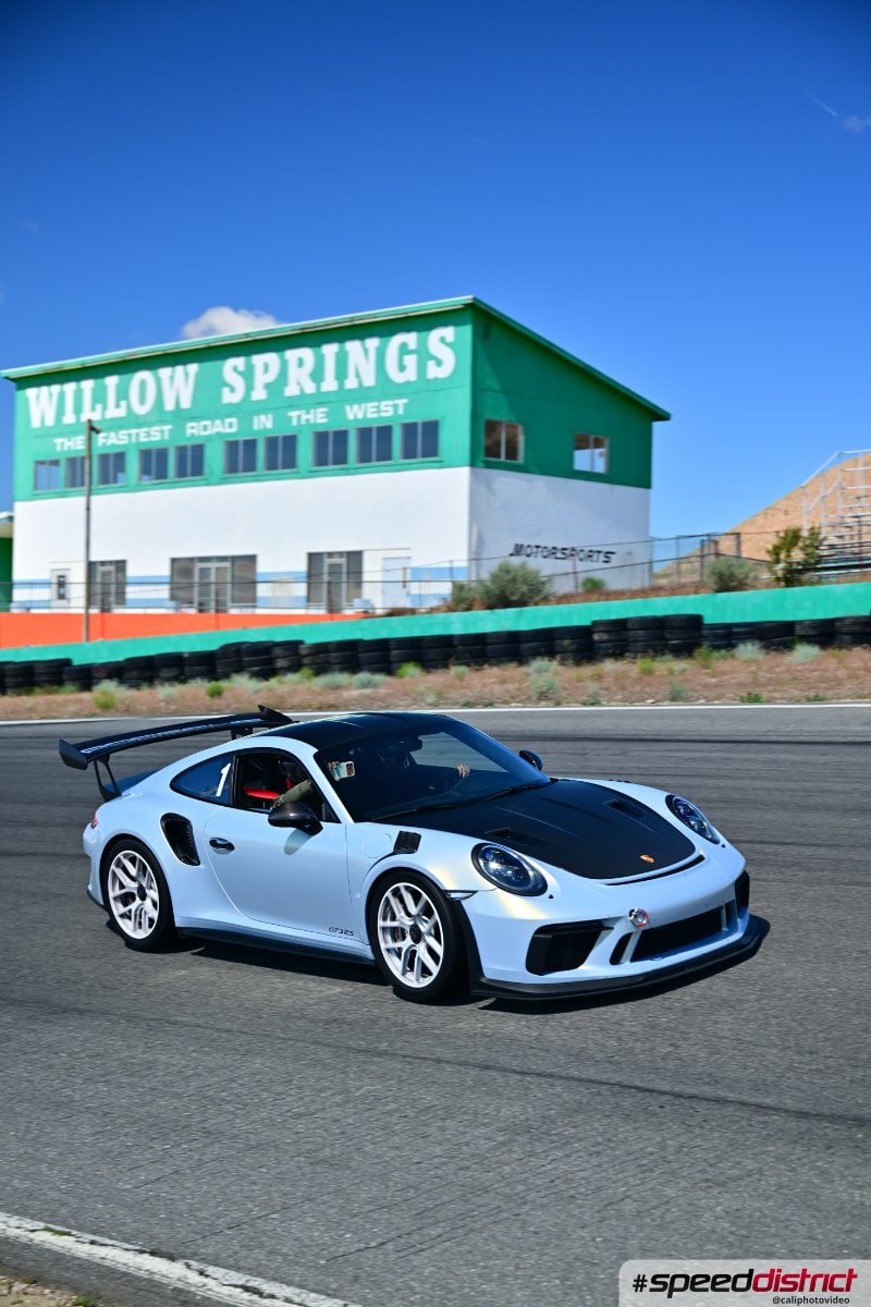 Porsche 911 GT3 RS white