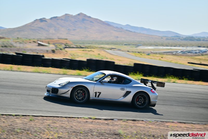 Porsche Cayman GT4