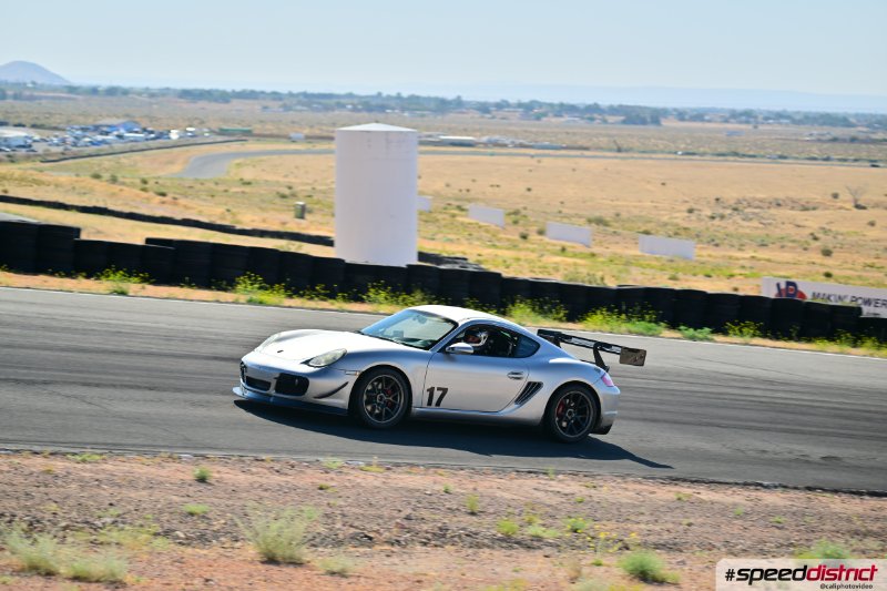 Porsche Cayman GT4
